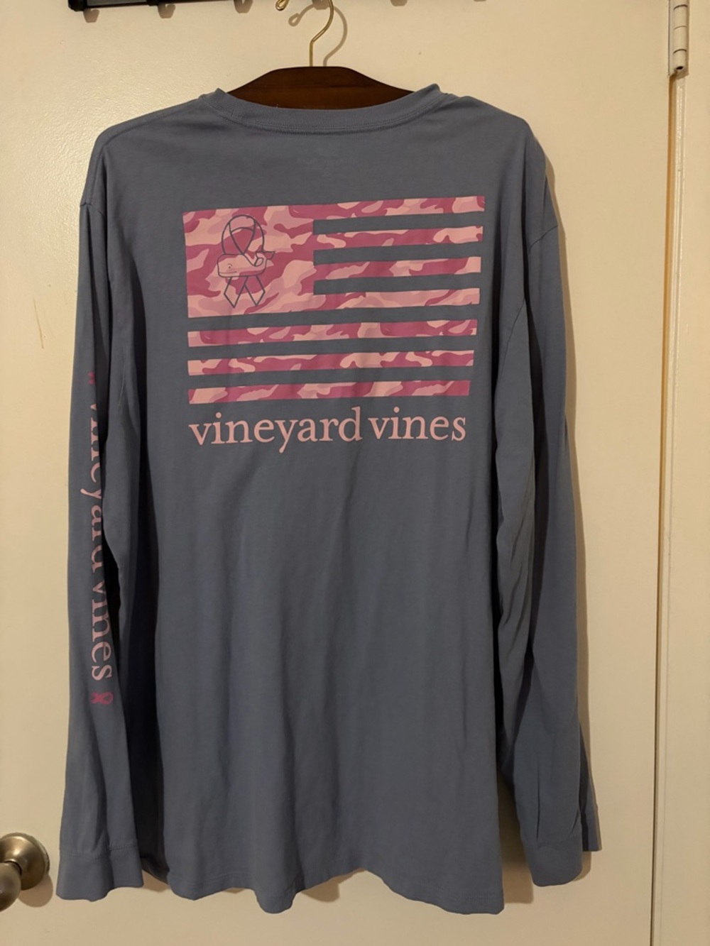 Vineyard Vines Long Sleeve Tee in Slate Blue with Pink Camo Flag